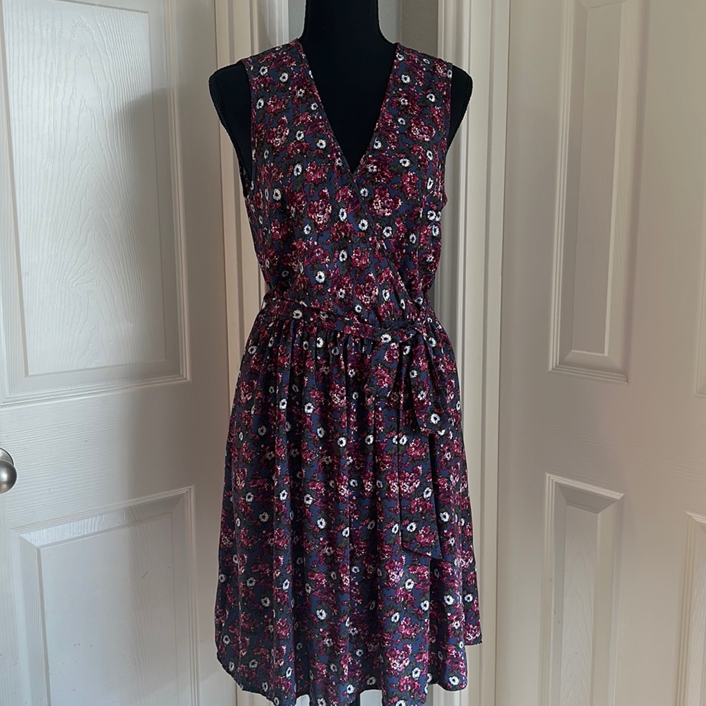 Women’s sleeveless floral dress